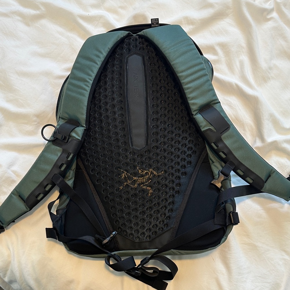 Arcteryx Arro 16 Backpack - Picture 5 of 6